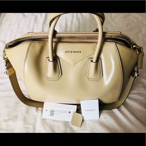 Givenchy Medium Antigona Handbag